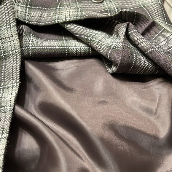 Plaid skirt with front buttons detail. Can be worn with or without a belt. - Picture 5 of 5